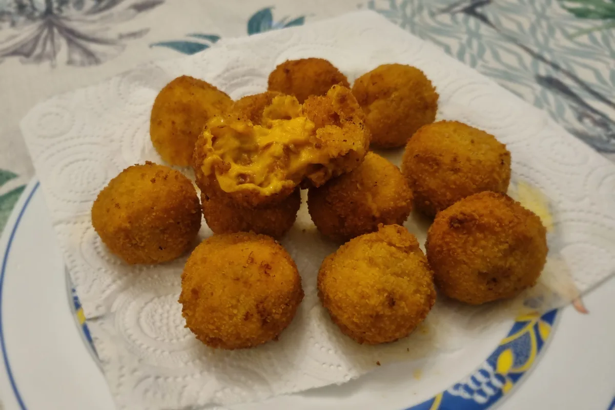 Croquetas de chorizo caseras: cremosas por dentro y crujientes fuera