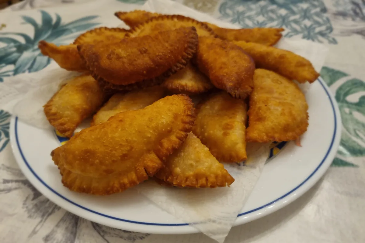Empanadillas de atún caseras: crujientes y jugosas paso a paso