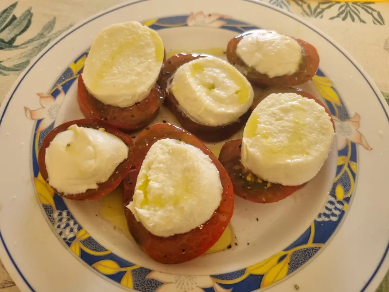 Ensalada caprese: receta clásica con tomate y mozzarella