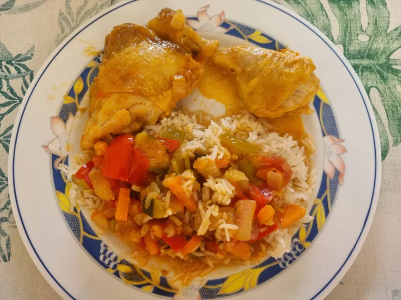 Pollo guisado con verduras: receta jugosa con arroz basmati