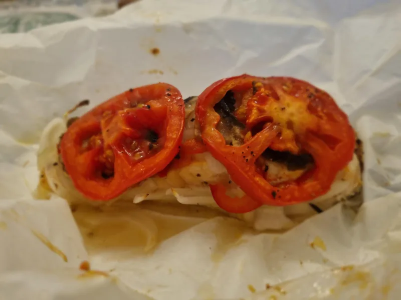 Salmón en papillote con verduras: jugoso, ligero y muy fácil